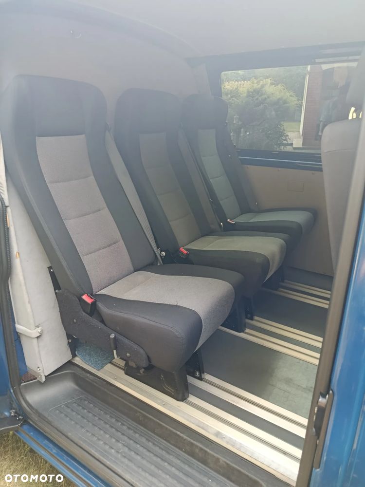 Volkswagen Transporter - 4