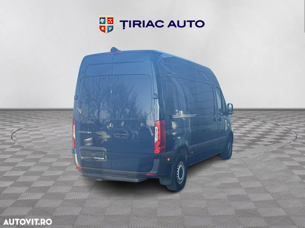 Mercedes-Benz Sprinter - 5