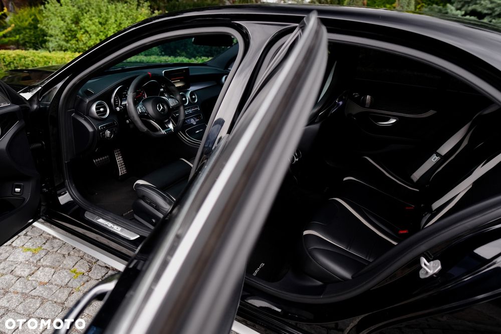 Mercedes-Benz Klasa C AMG 63 S AMG Speedshift 7G-MCT - 22