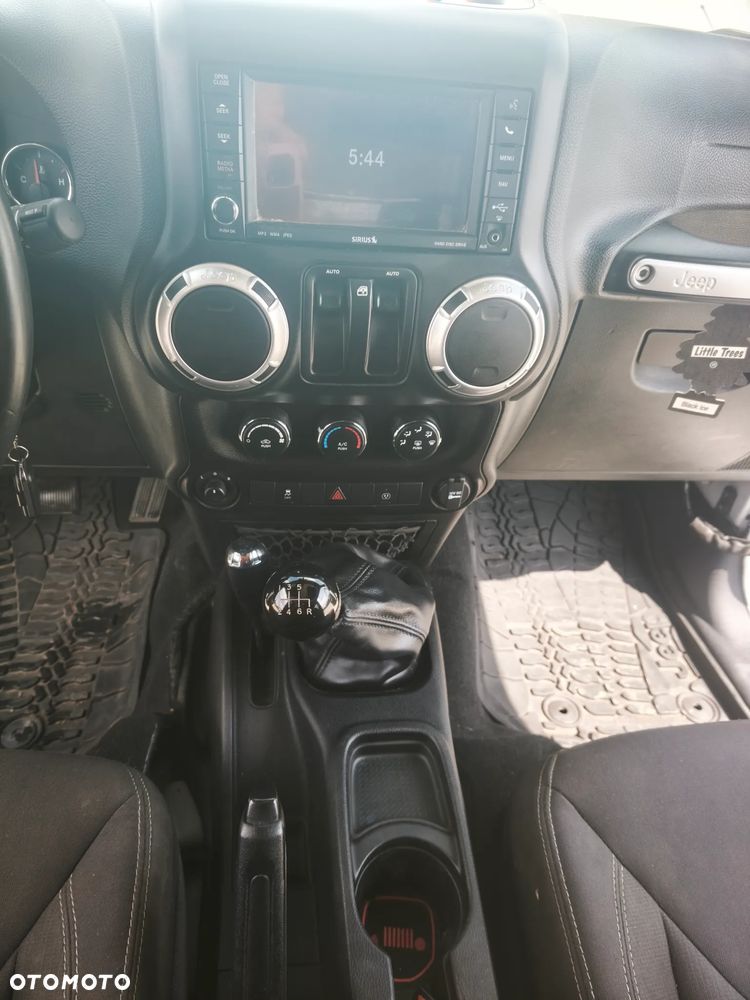 Jeep Wrangler - 15