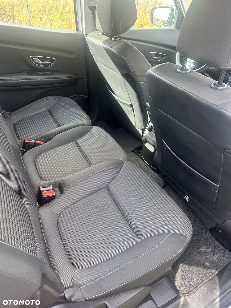Renault Grand Scenic Gr 1.3 TCe FAP Winter Edition - 19