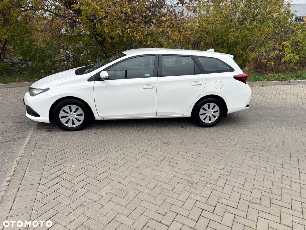 Toyota Auris 2017 photo 3