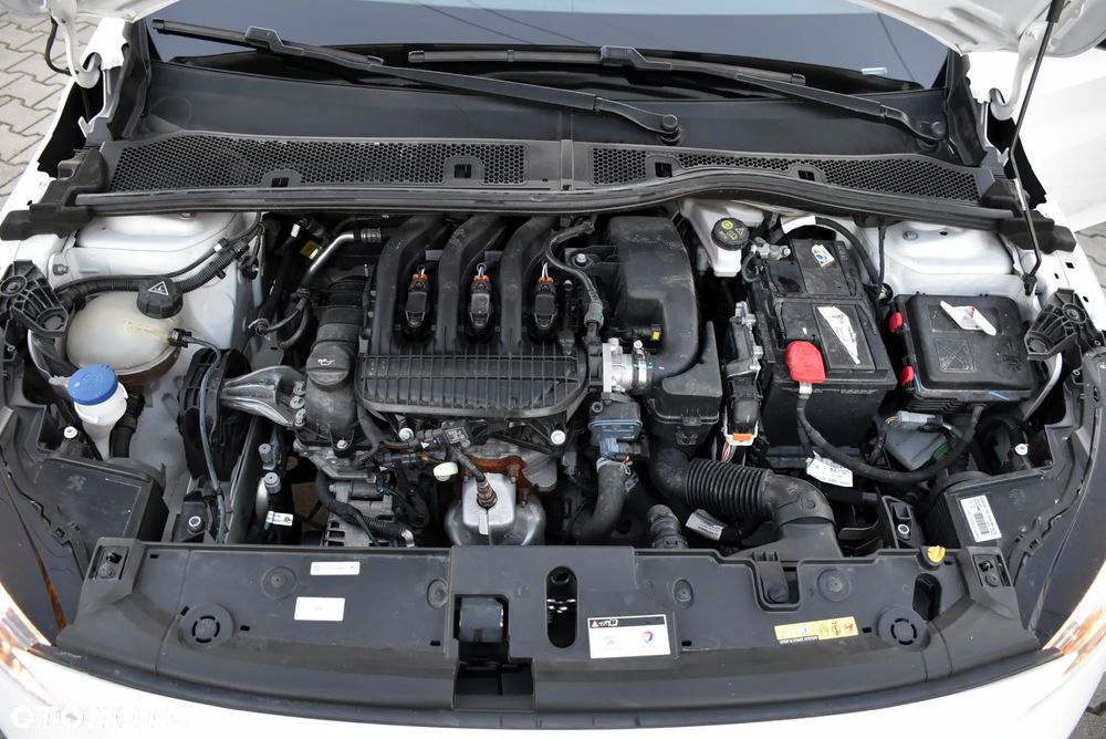 Peugeot 208 - 29