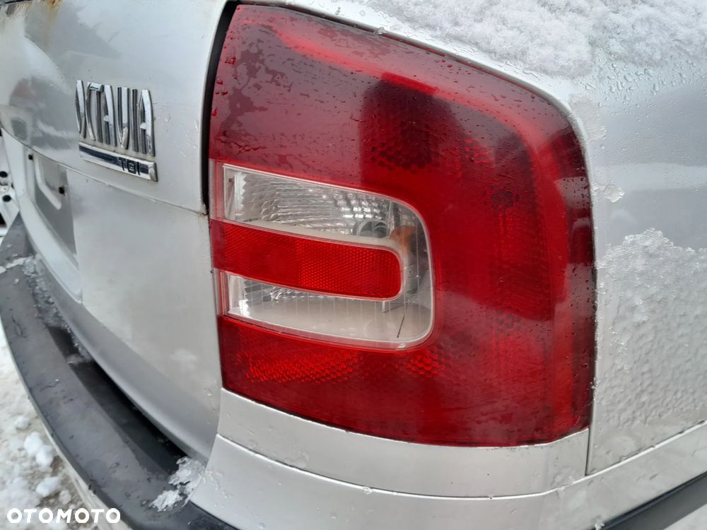 SKODA OCTAVIA II LAMPA PRAWA TYLNA PRAWY TYŁ  W BŁOTNIK KOMBI - 2