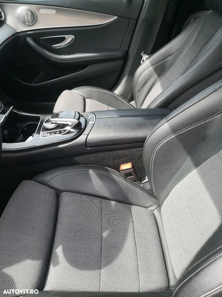 Mercedes-Benz E 220 d 4Matic 9G-TRONIC - 3