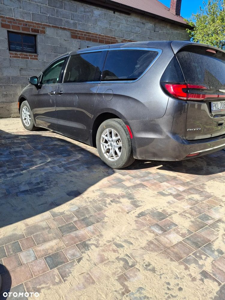 Chrysler Pacifica - 2
