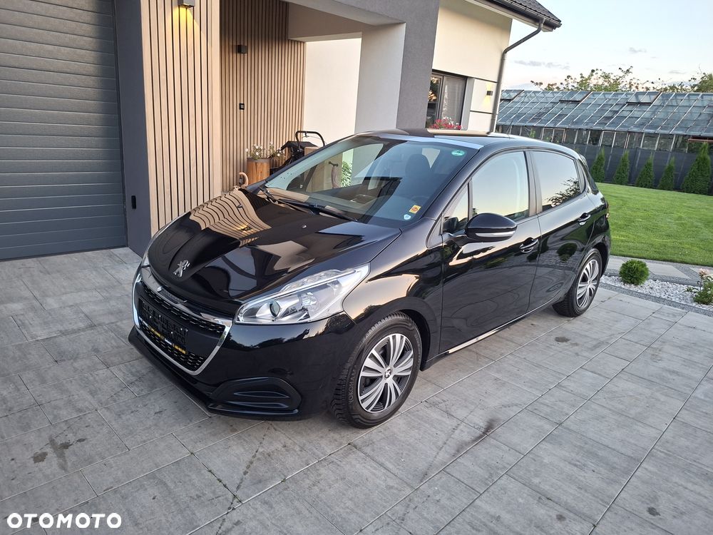 Peugeot 208 - 1