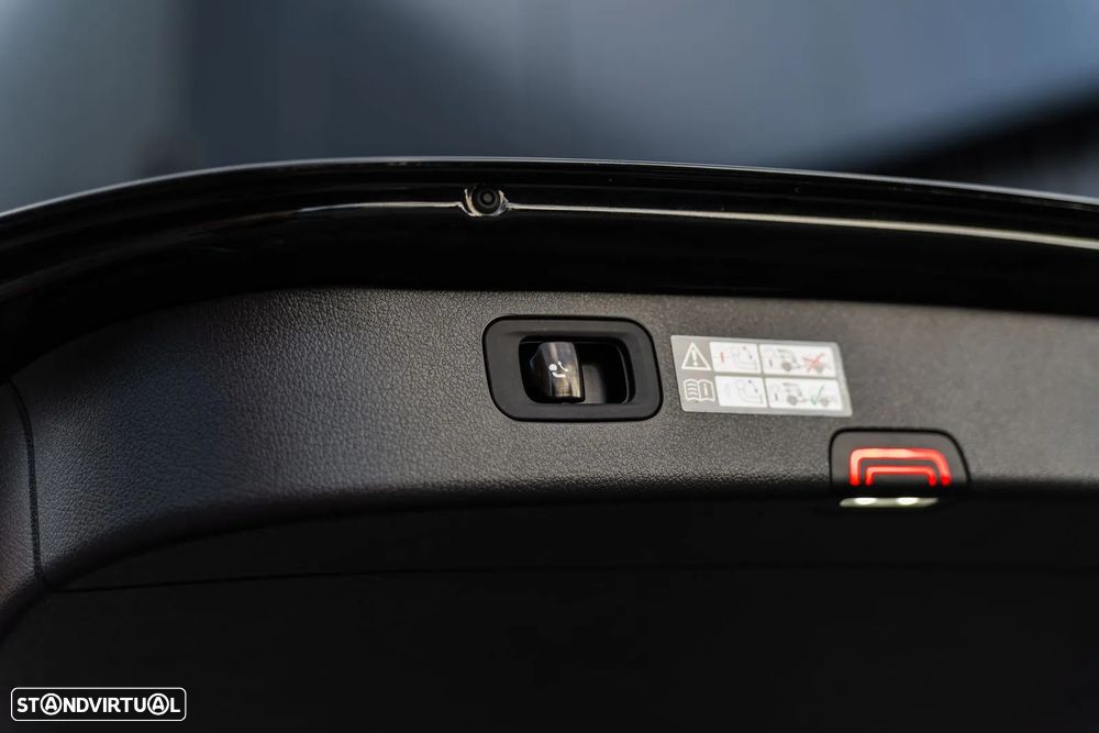 Mercedes-Benz C 300 e AMG Line - 26