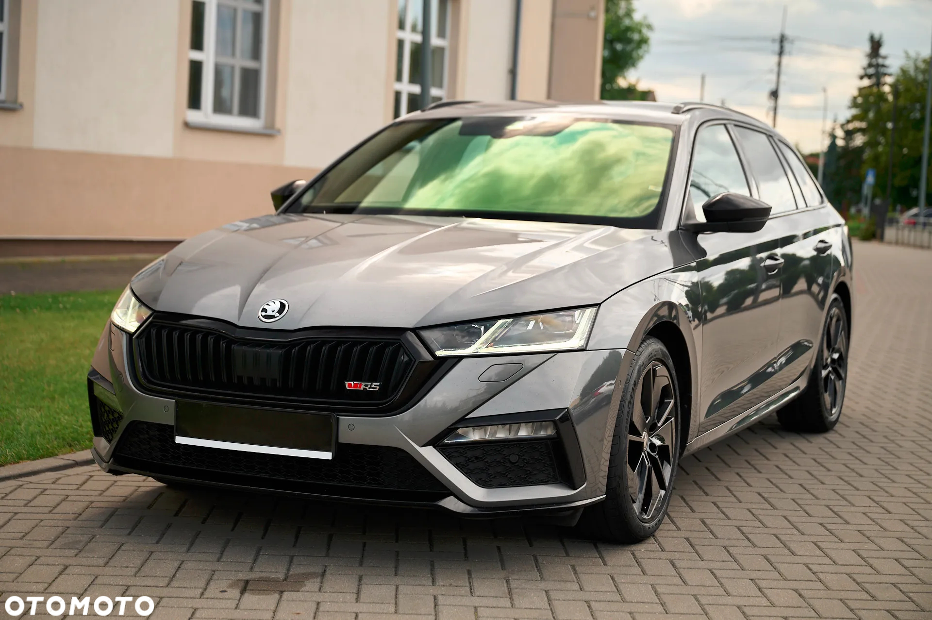 Skoda Octavia Combi 2.0 TDI DSG RS - 8