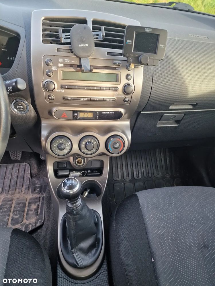 Toyota Urban Cruiser 1.4 D-4D Sol 4x4 - 4