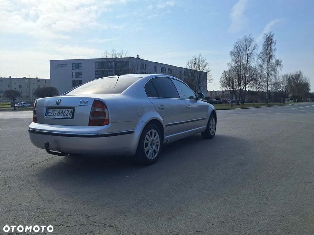 Skoda Superb 2.0 TDI DPF Comfort - 3