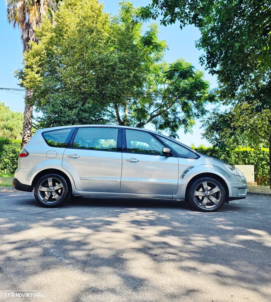 Ford S-Max 2.0 TDCi Titanium 7L - 33