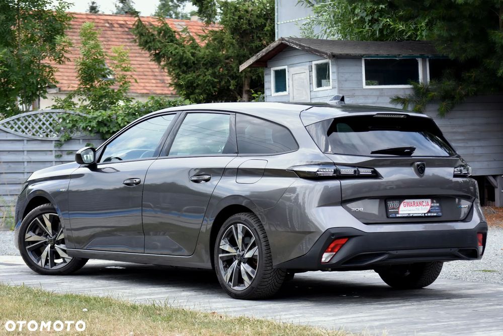 Peugeot 308 180 e-EAT8 GT - 11