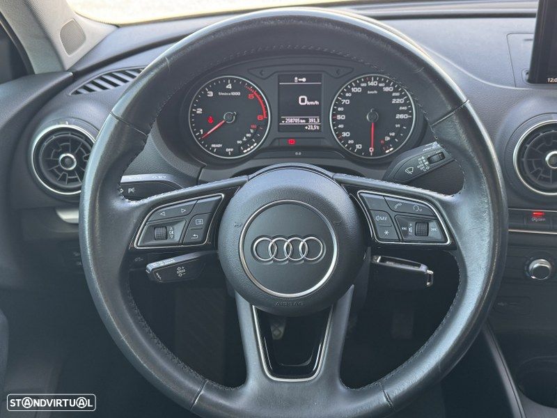 Audi A3 Sportback 2.0 TDI Design - 9