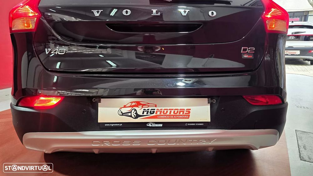 Volvo V40 2.0 D2 Momentum Geartronic — fotografia 9