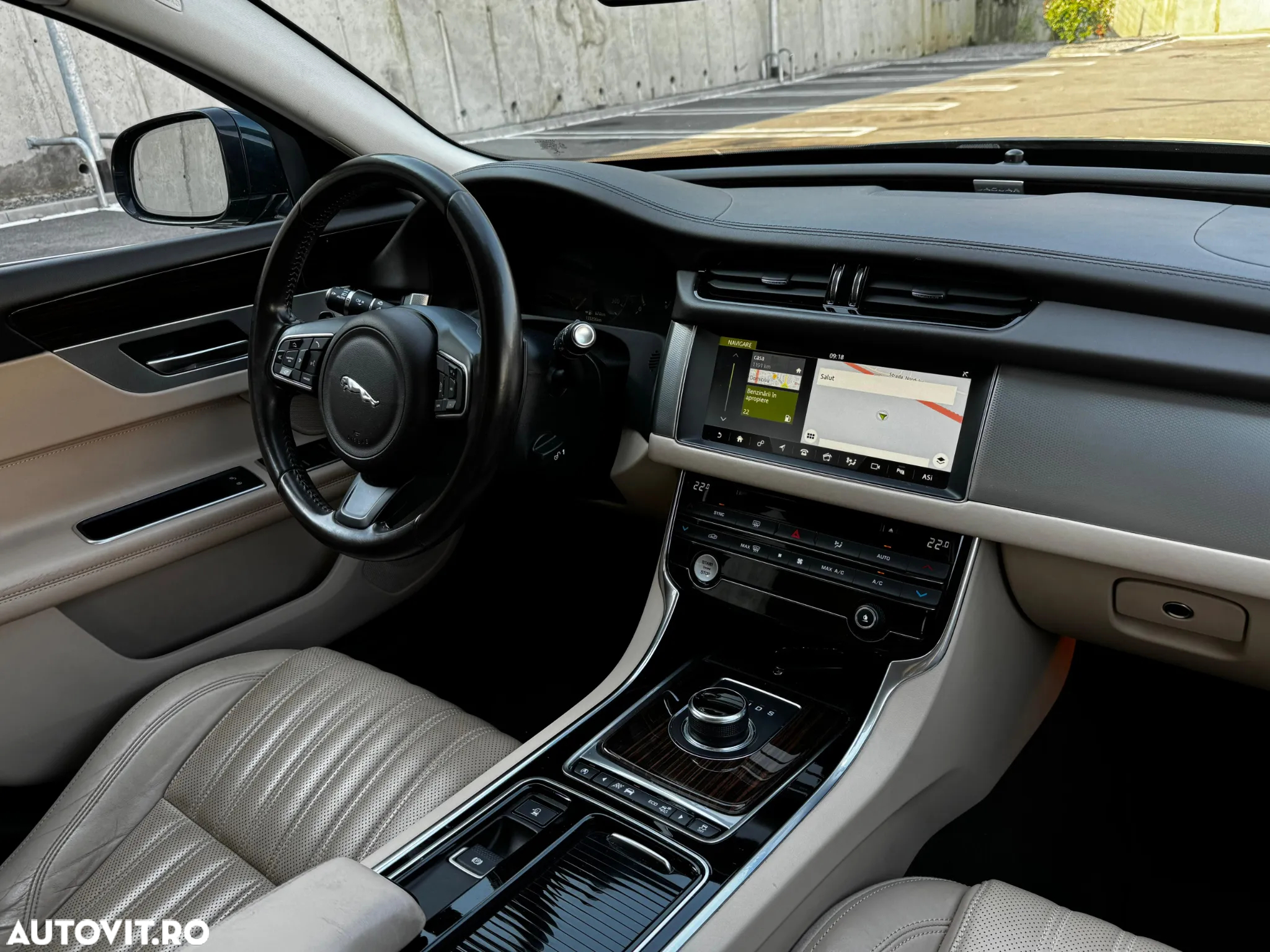Jaguar XF 20d AWD Aut. Portfolio - 12