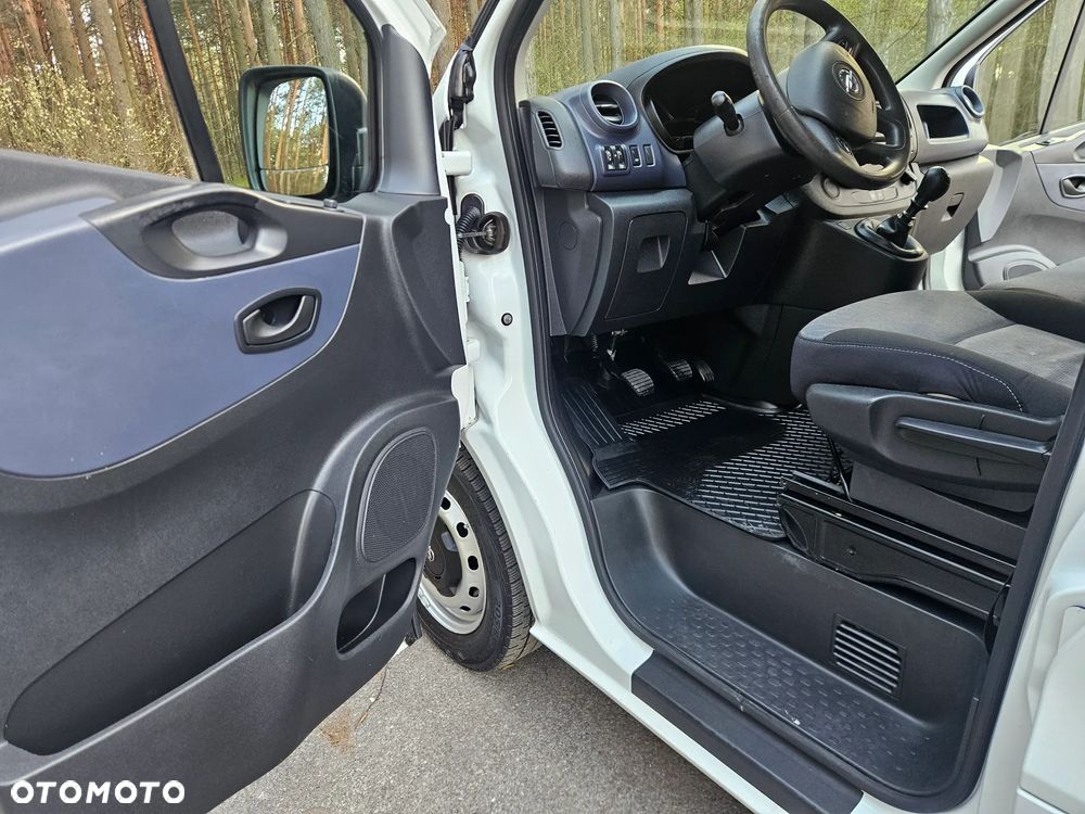 Opel Vivaro - 24