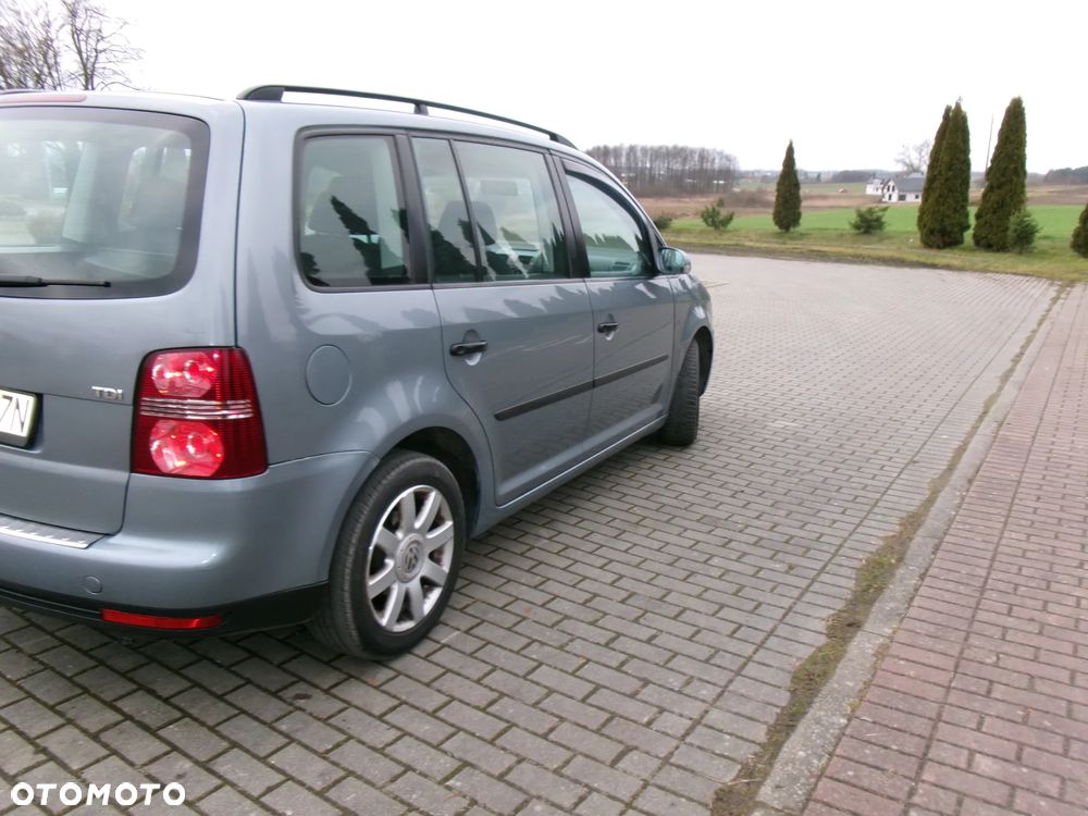 Volkswagen Touran - 3