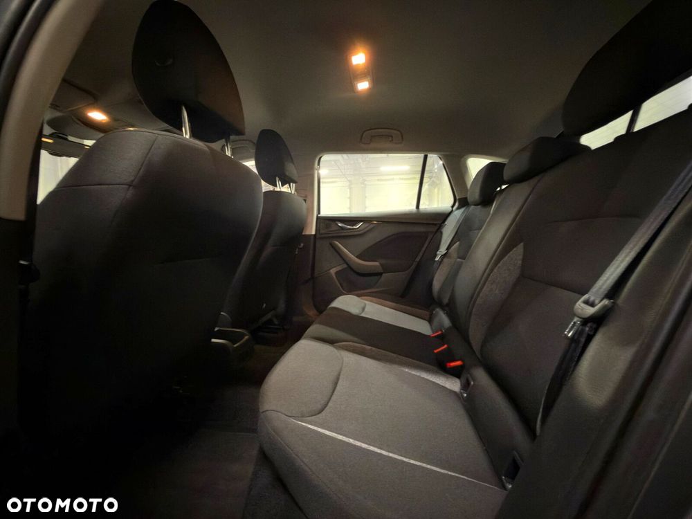 Skoda Scala 1.0 TSI Essence - 25