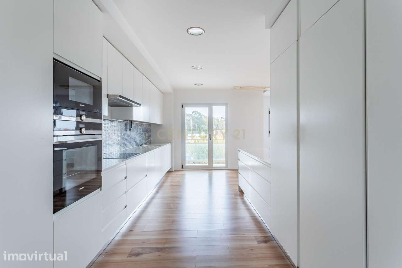 Moderno Apartamento T4  com box e arrecadação em  Alcochete para arren - Grande imagem: 5/22