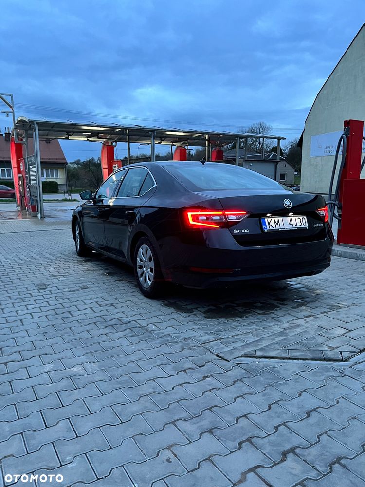 Skoda Superb 1.4 TSI Ambition - 4