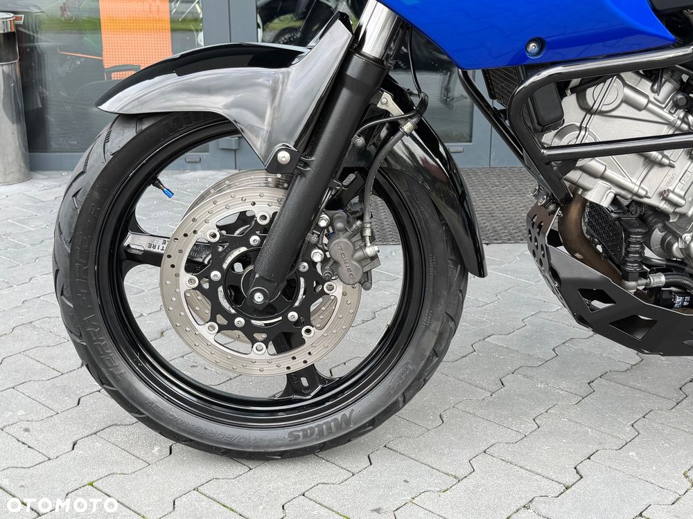 Suzuki V-STROM - 32