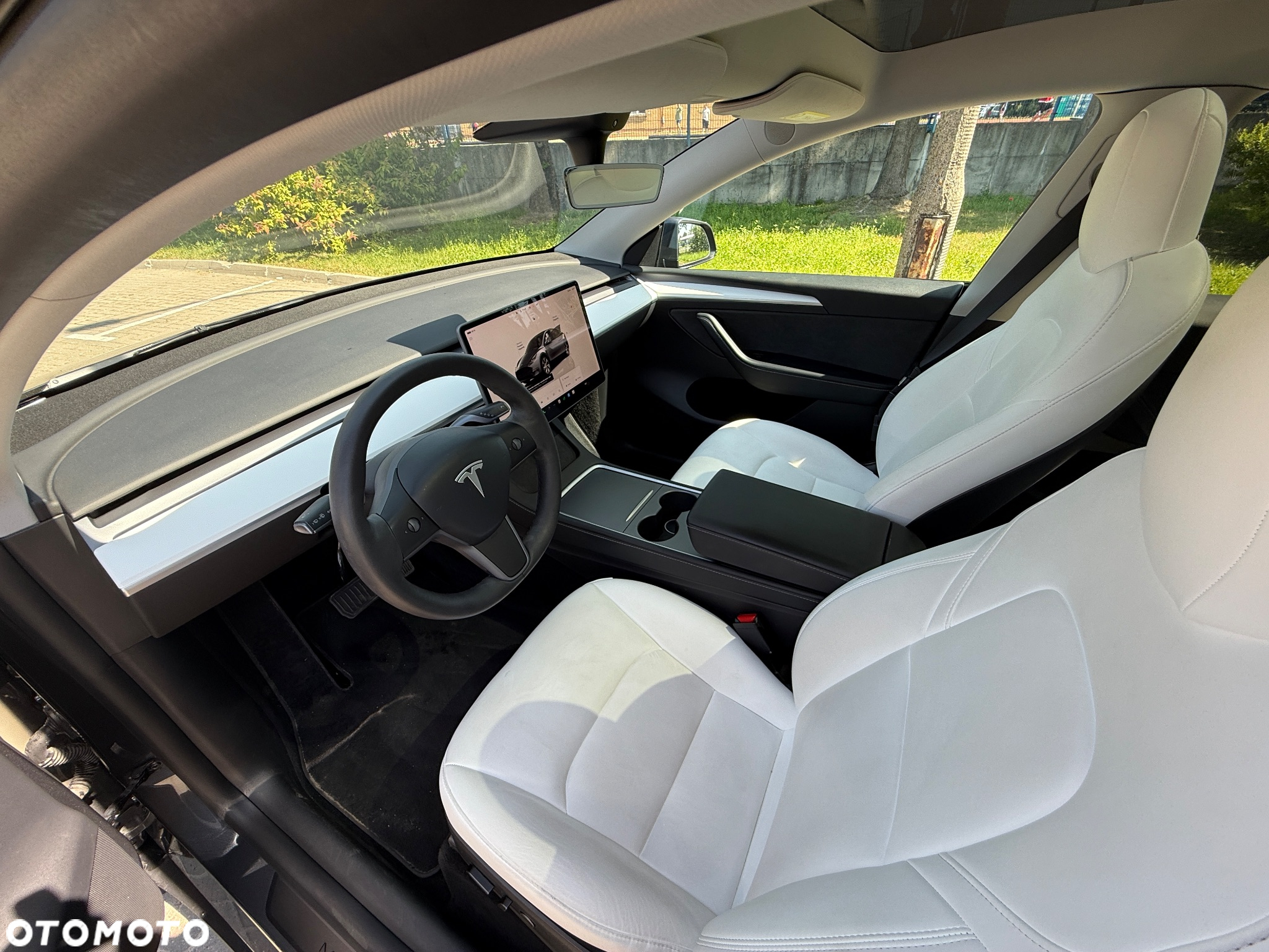 Tesla Y Long Range AWD - 9
