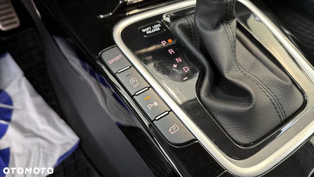 Kia Ceed 1.5 T-GDI Business Line DCT - 32