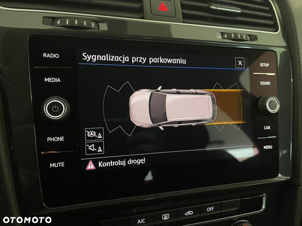 Volkswagen Golf 1.6 TDI BMT Comfortline - 16