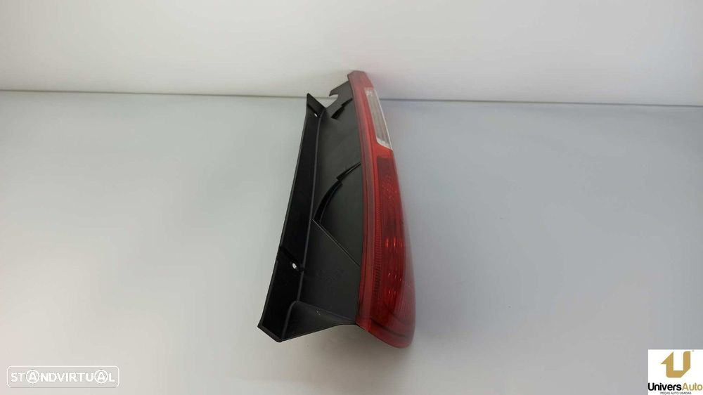 FAROLIM TRASEIRO DIREITO FORD FOCUS BERLINA (CAP) GHIA - 4