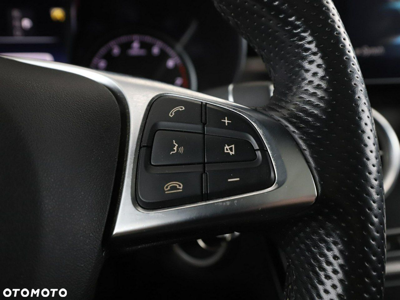 Mercedes-Benz GLC 300 4Matic 9G-TRONIC AMG Line - 30