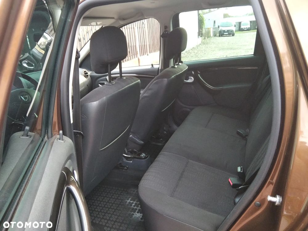 Dacia Duster 1.6 Laureate 4x4 - 10