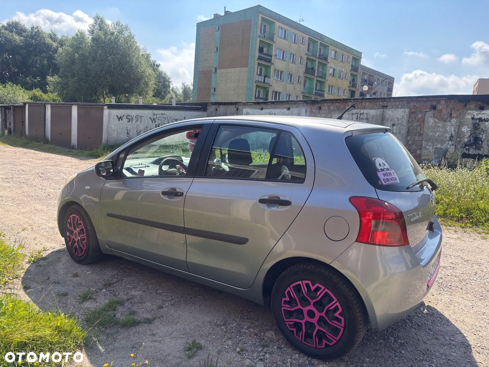 Toyota Yaris 1.3 Terra - 2