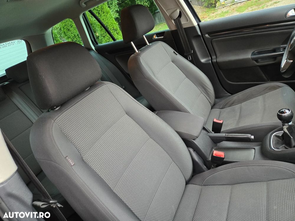 Volkswagen Golf 1.6 TDI DPF BlueMotion - 11