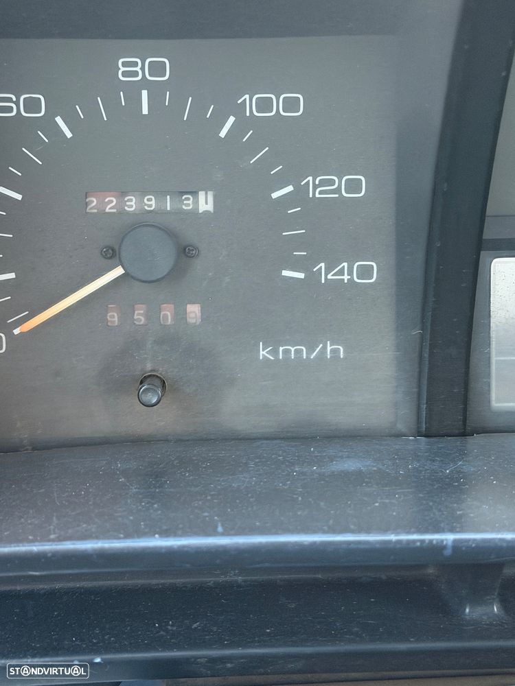 Isuzu NKR 2.8 DIESEL 3 LUGARES COM CAIXA ABERTA - 14