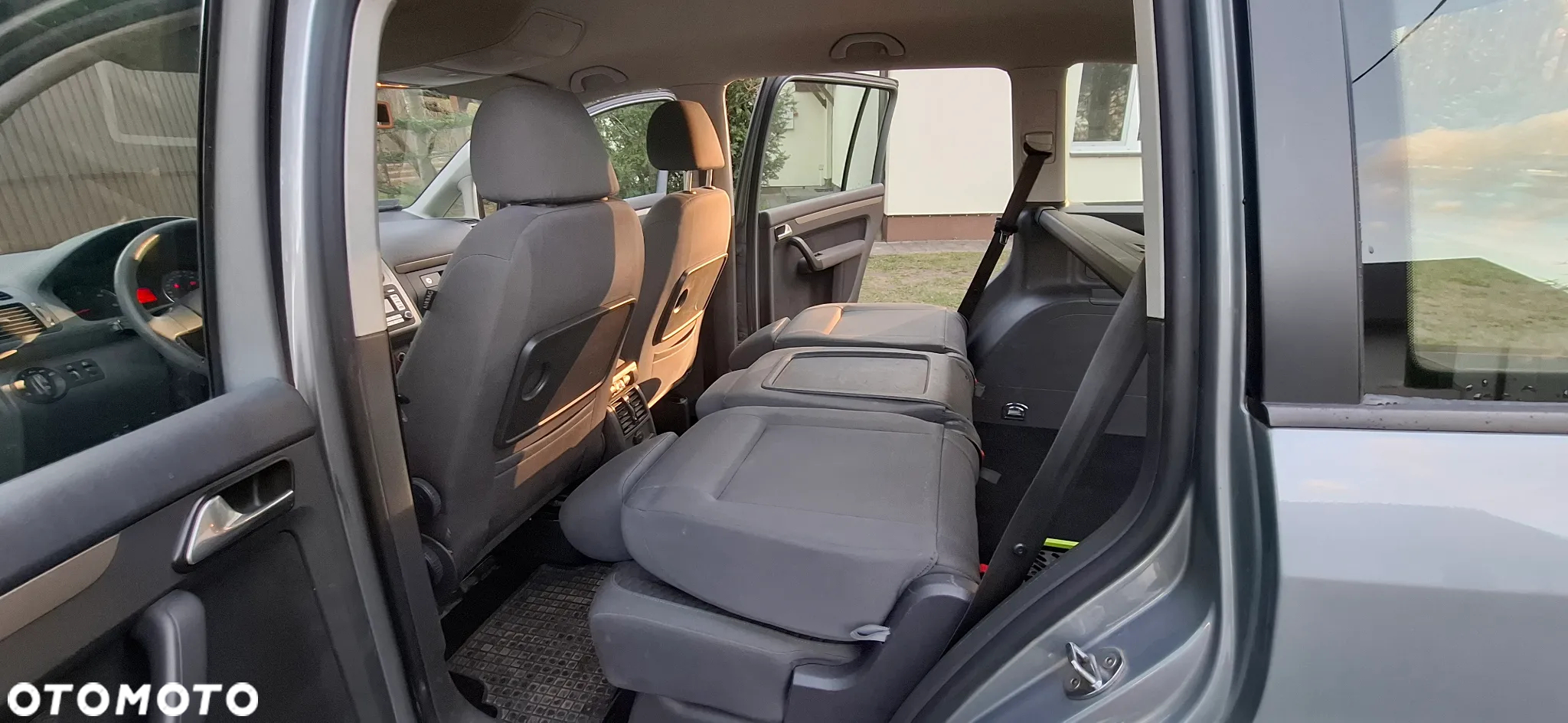 Volkswagen Touran 1.9 TDI Conceptline - 21