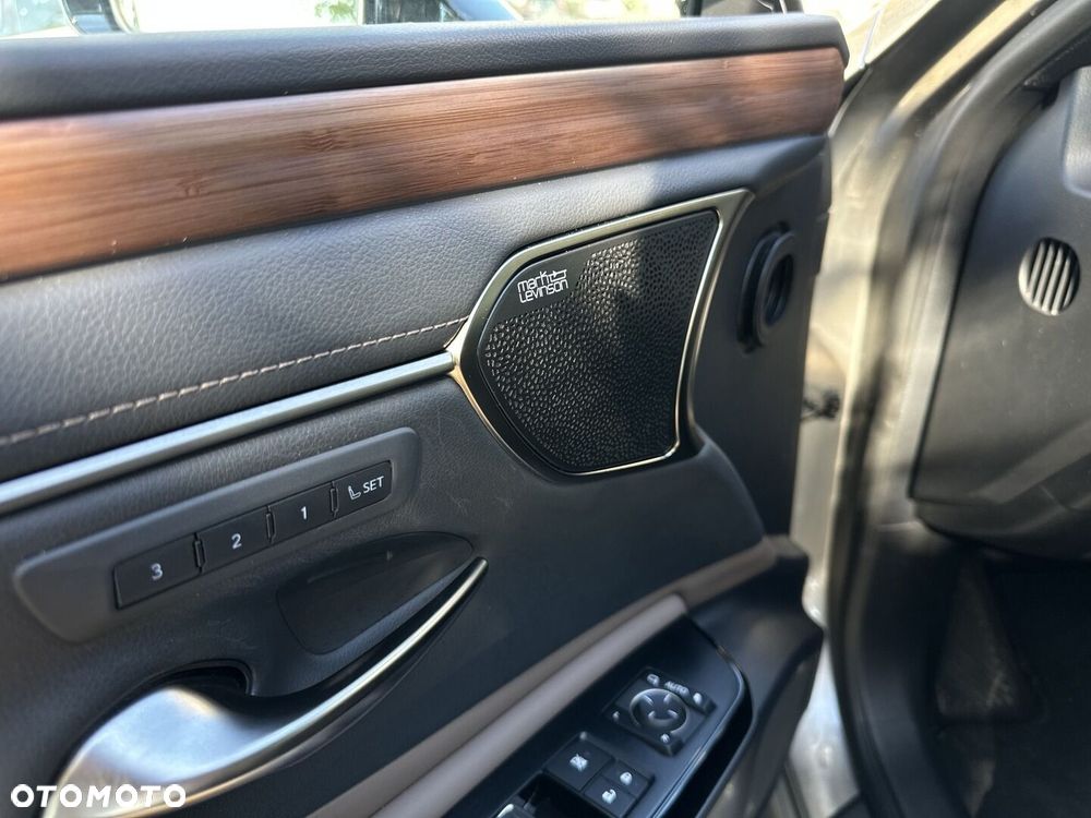 Lexus ES 300h Omotenashi - 23