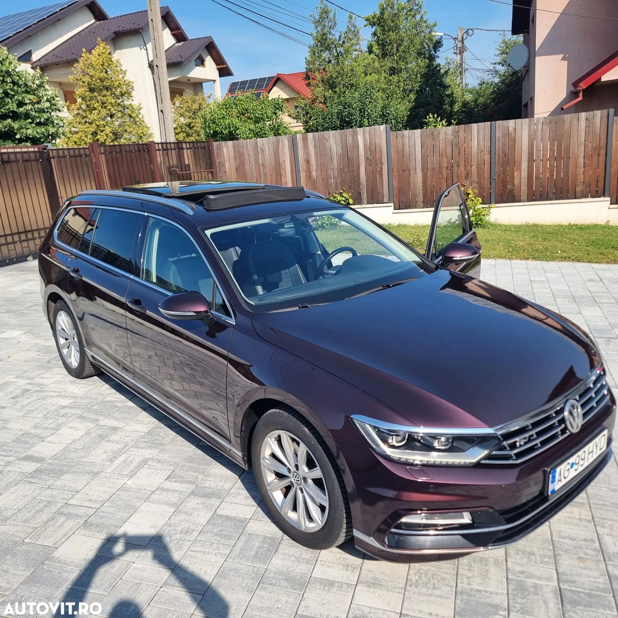 Volkswagen Passat - 1