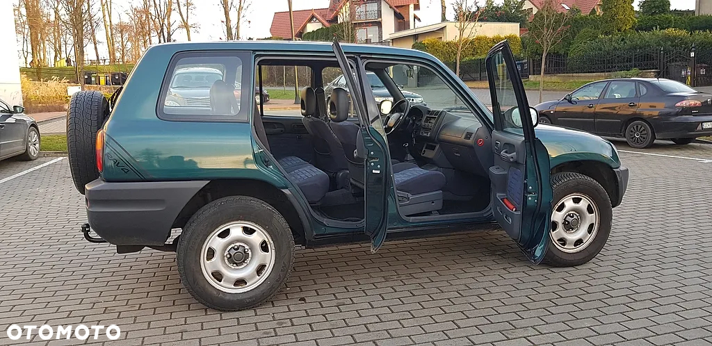 Toyota RAV4 2.0 - 14