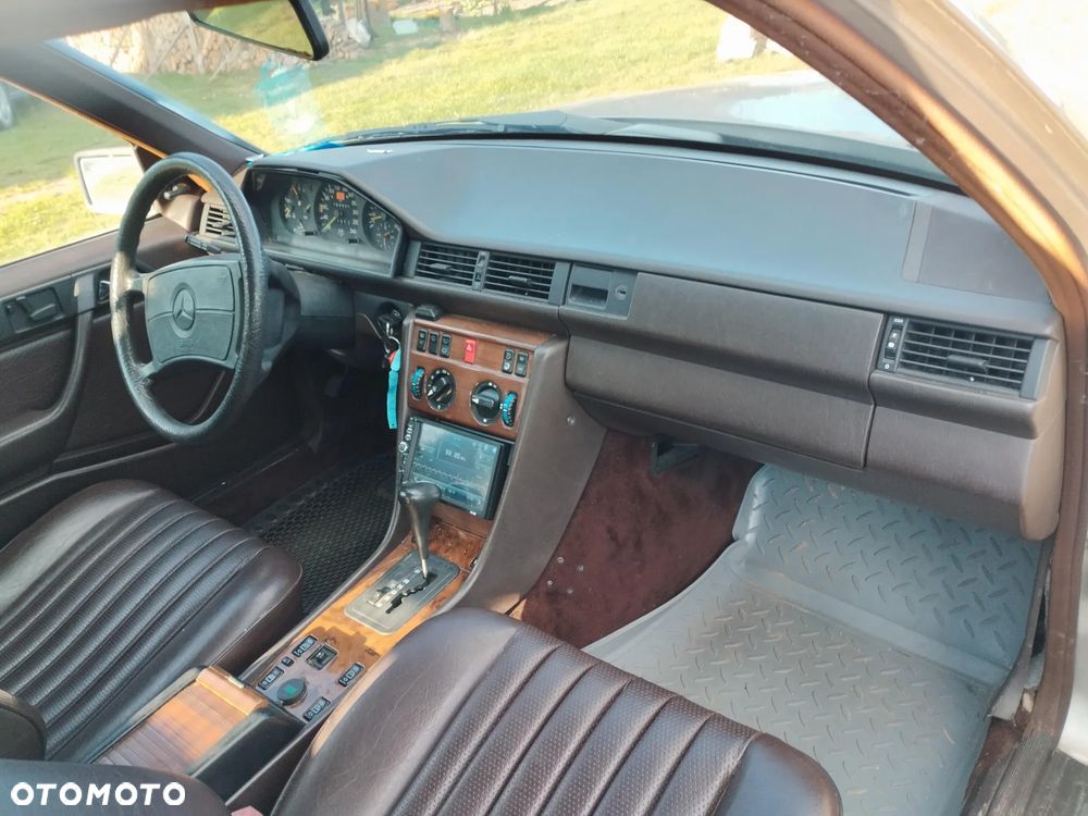Mercedes-Benz W124 (1984-1993) - 17