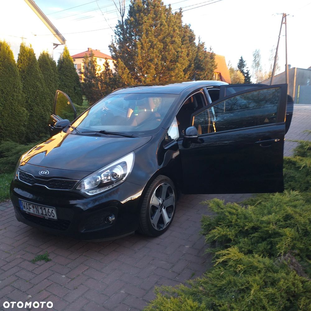 Kia Rio - 8