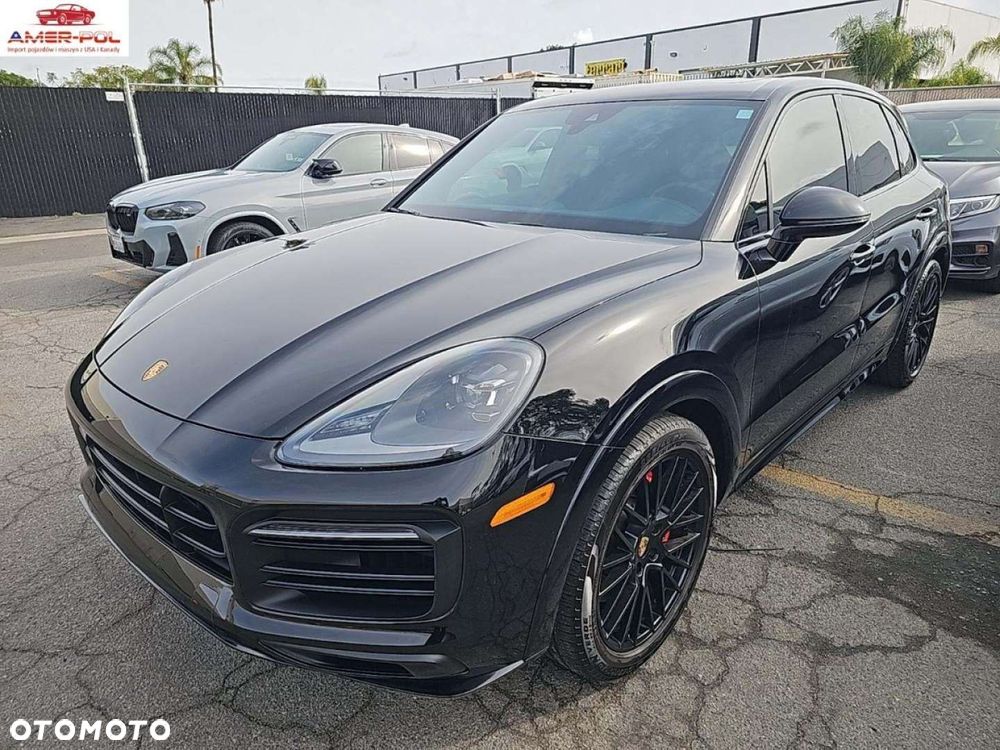 Porsche Cayenne - 1
