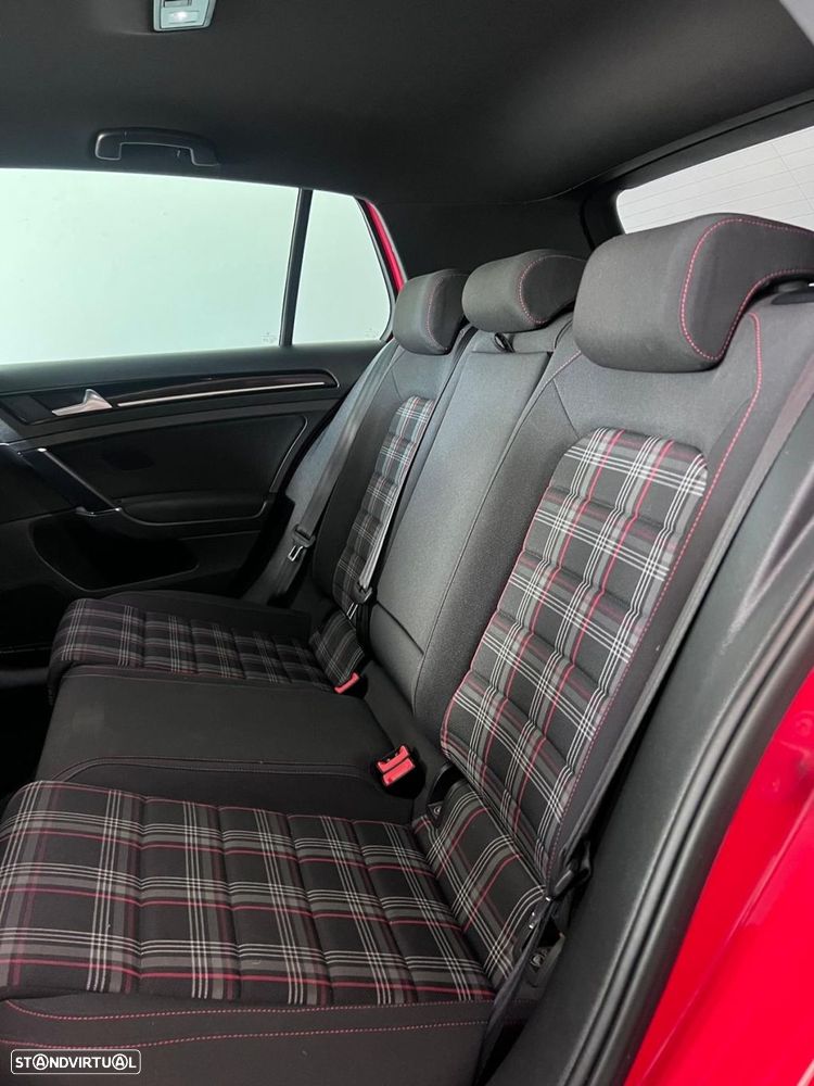 VW Golf GTI BlueMotion DSG - 19