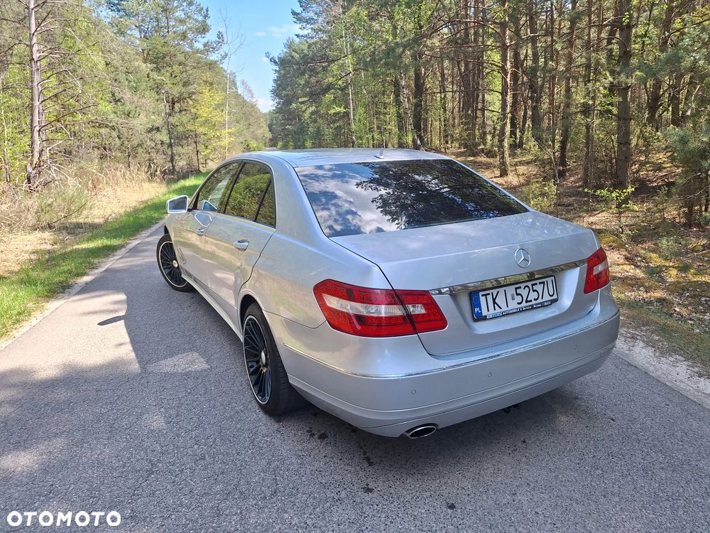 Mercedes-Benz Klasa E 200 CGI BlueEFFICIENCY 7G-TRONIC Elegance - 5