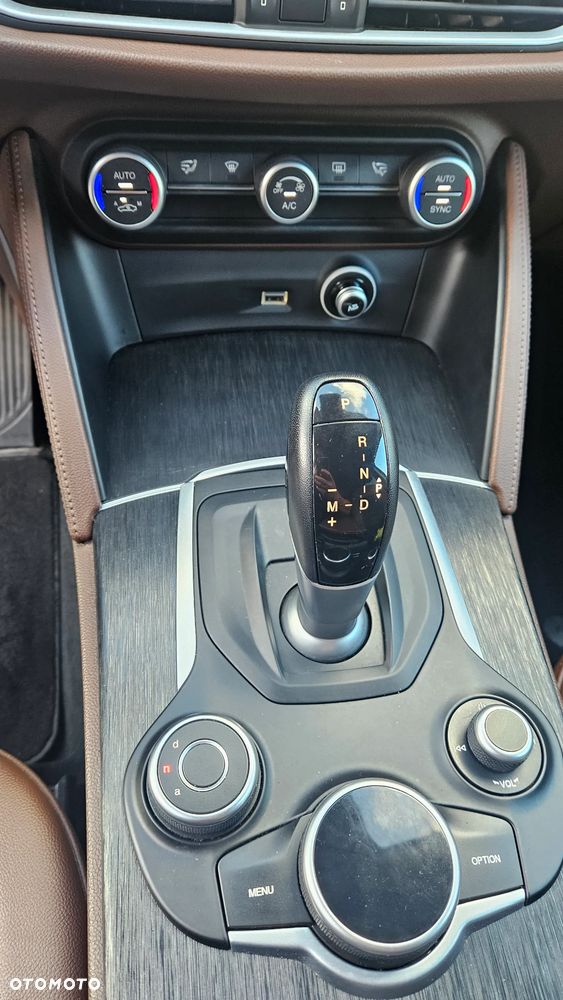 Alfa Romeo Stelvio - 33