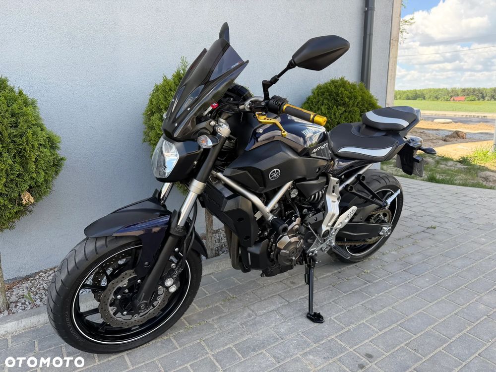 Yamaha MT - 7