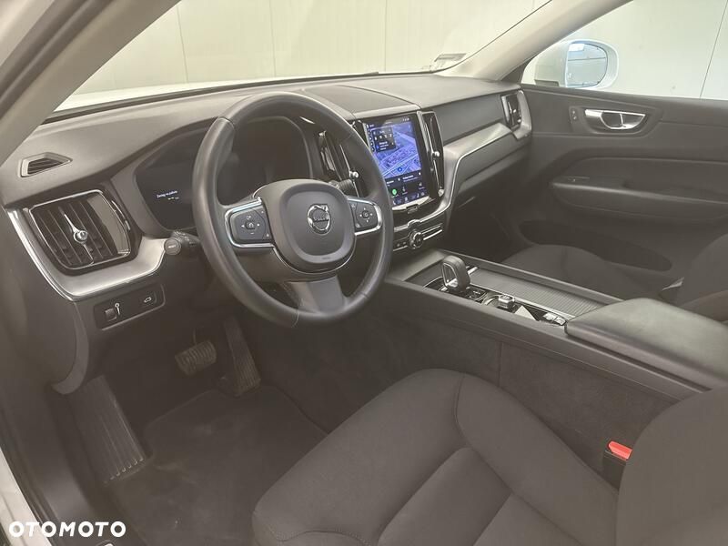 Volvo XC 60 B4 B Momentum Pro - 11