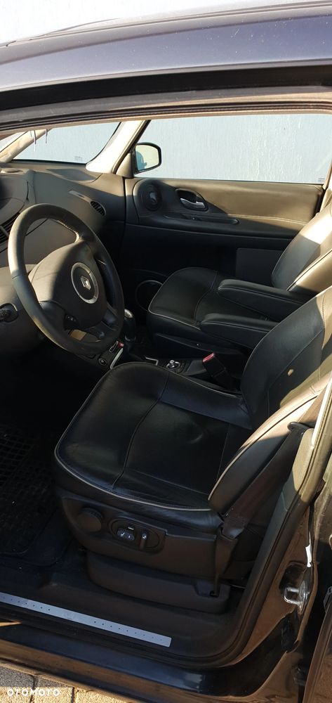 Renault Espace 3.0 dCi Initiale - 10