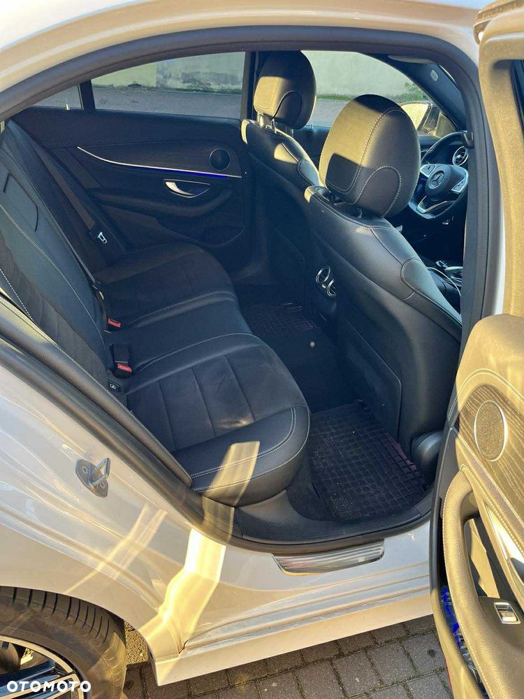 Mercedes-Benz Klasa E 220 d 4-Matic 9G-TRONIC - 8