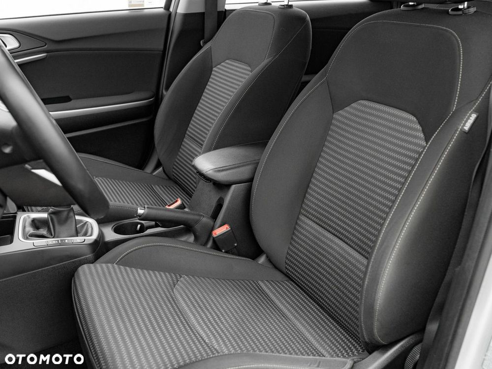Kia Ceed 1.5 T-GDI M - 14